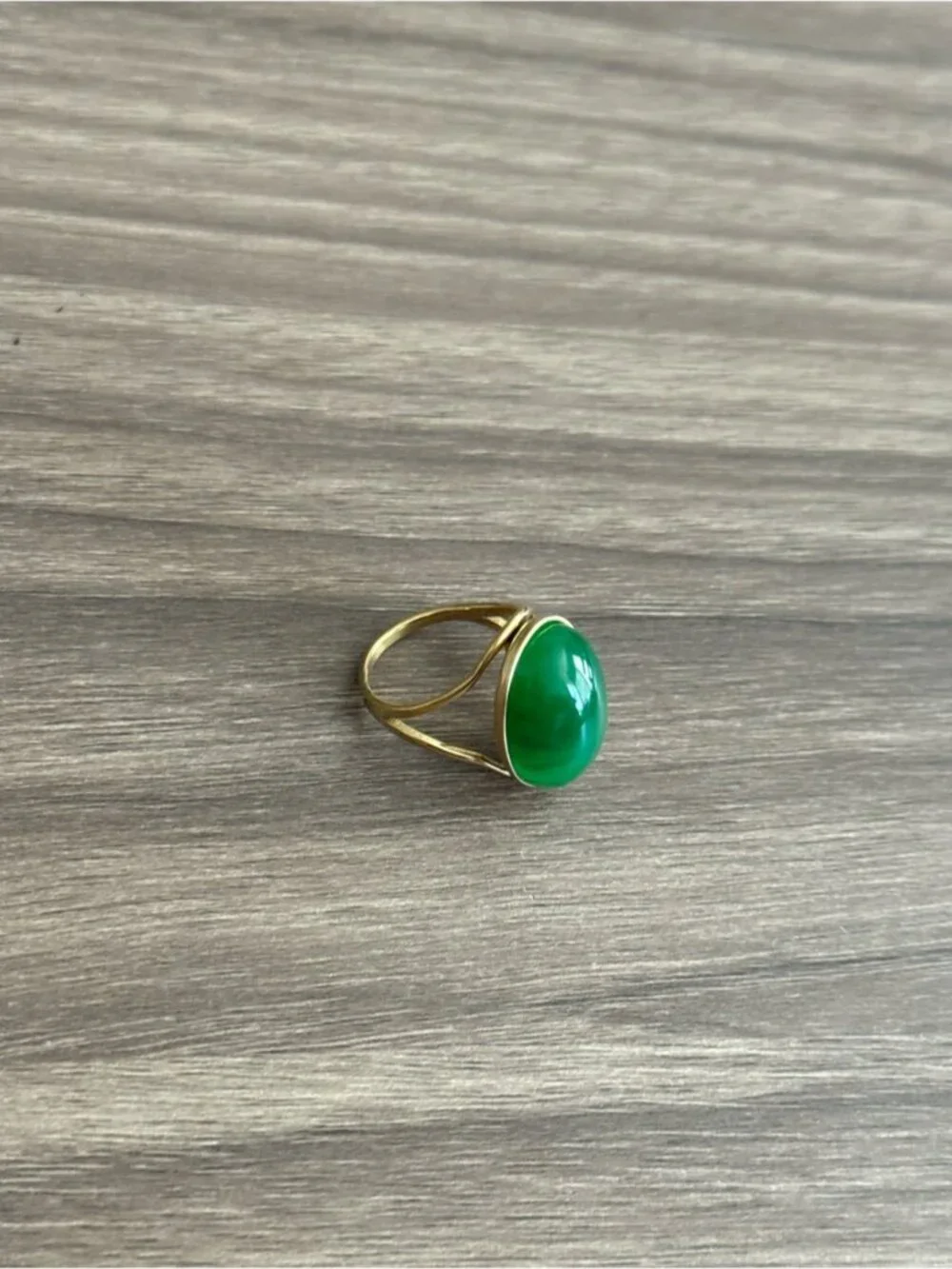 Green stone ring Q1029